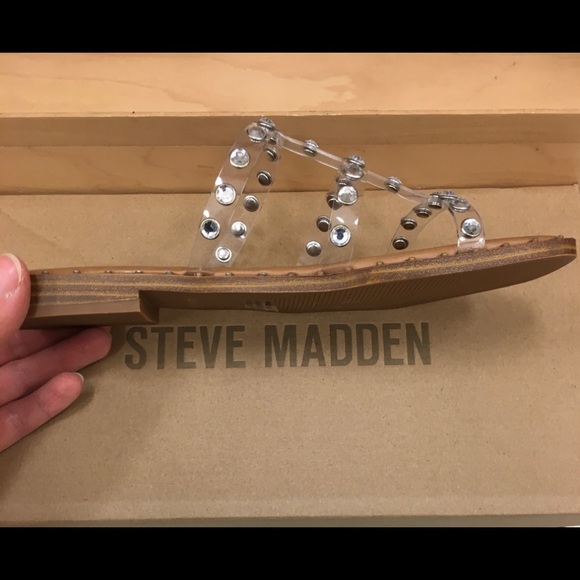 Beautiful Steve Maddens Silver Studded clear Flats - Picture 12 of 17